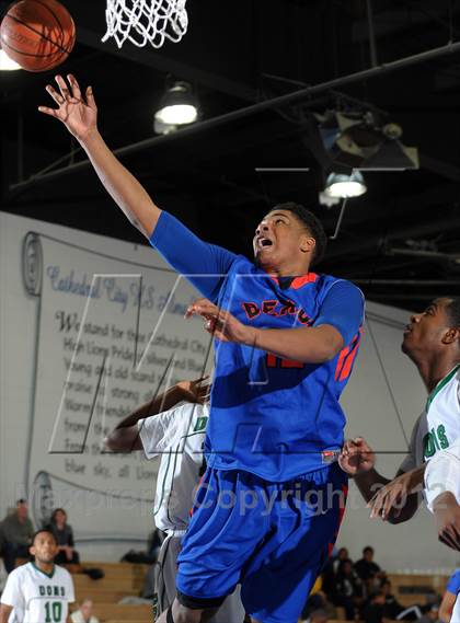 Thumbnail 3 in Dorsey vs. Rainier Beach (MaxPreps Holiday Classic) photogallery.