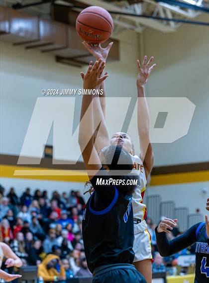 Thumbnail 2 in Incarnate Word Academy @ Lutheran (Sweet Hoops Showcase) photogallery.