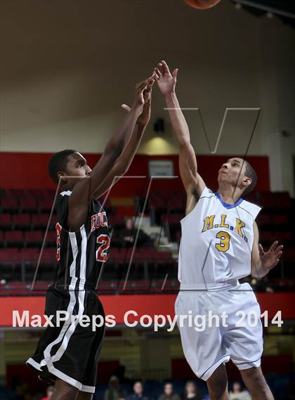 Thumbnail 3 in Tuckahoe vs Martin Luther King, Jr. (Section 1 Class D Semifinal) photogallery.