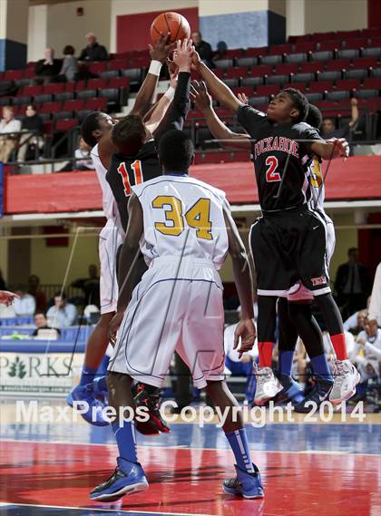 Thumbnail 3 in Tuckahoe vs Martin Luther King, Jr. (Section 1 Class D Semifinal) photogallery.