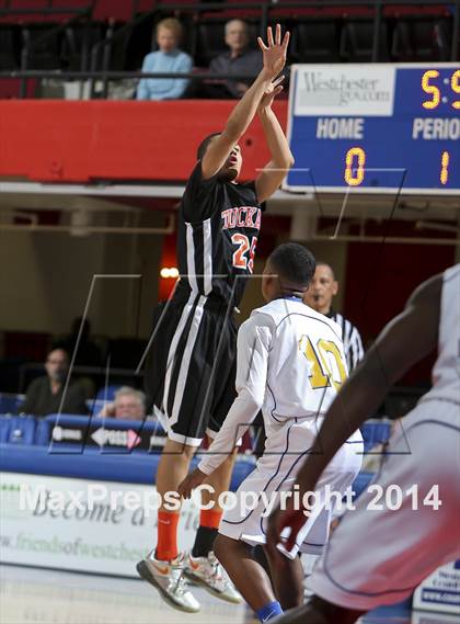 Thumbnail 1 in Tuckahoe vs Martin Luther King, Jr. (Section 1 Class D Semifinal) photogallery.
