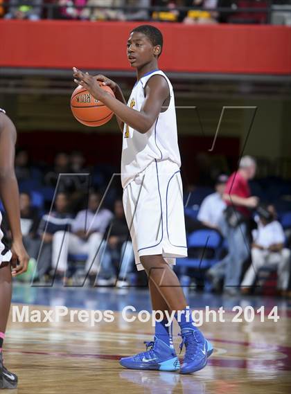 Thumbnail 3 in Tuckahoe vs Martin Luther King, Jr. (Section 1 Class D Semifinal) photogallery.