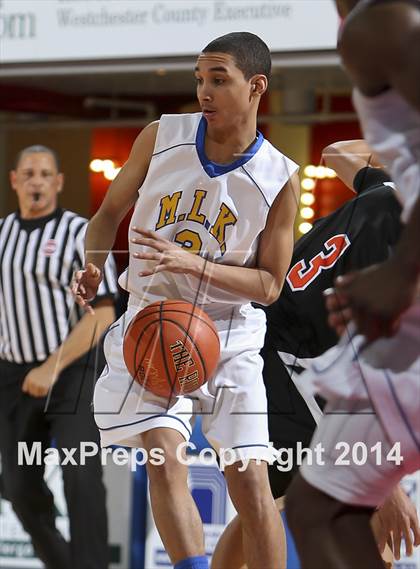 Thumbnail 1 in Tuckahoe vs Martin Luther King, Jr. (Section 1 Class D Semifinal) photogallery.