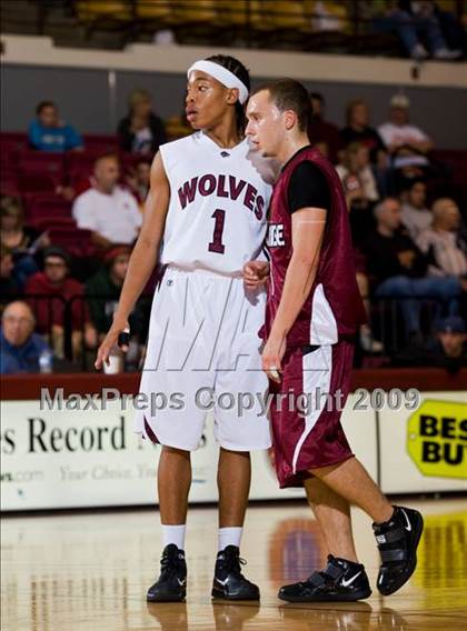Thumbnail 2 in Sunrise Christian Academy vs. Mansfield Timberview (Fantasy of Lights D1 Championship) photogallery.