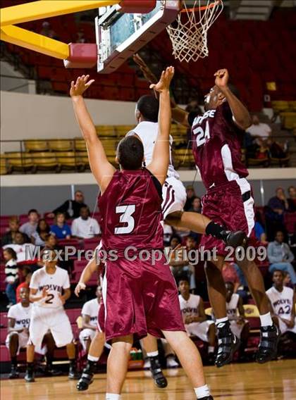 Thumbnail 3 in Sunrise Christian Academy vs. Mansfield Timberview (Fantasy of Lights D1 Championship) photogallery.