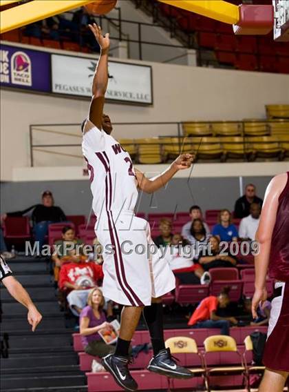 Thumbnail 3 in Sunrise Christian Academy vs. Mansfield Timberview (Fantasy of Lights D1 Championship) photogallery.