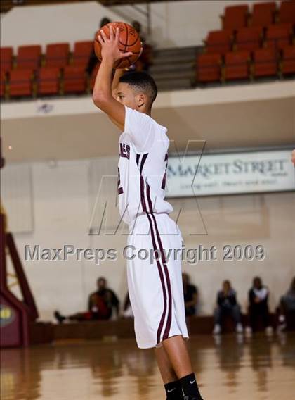 Thumbnail 1 in Sunrise Christian Academy vs. Mansfield Timberview (Fantasy of Lights D1 Championship) photogallery.