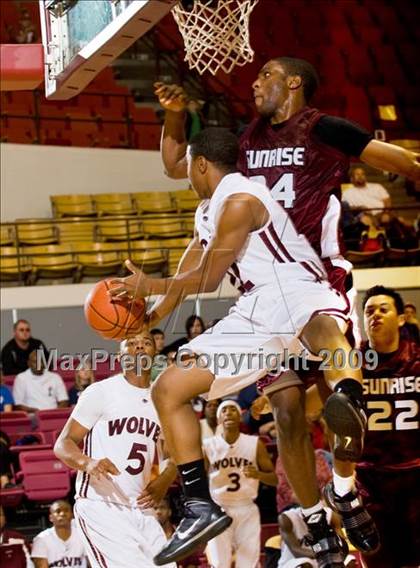 Thumbnail 3 in Sunrise Christian Academy vs. Mansfield Timberview (Fantasy of Lights D1 Championship) photogallery.
