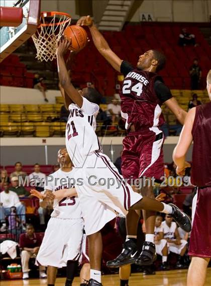 Thumbnail 2 in Sunrise Christian Academy vs. Mansfield Timberview (Fantasy of Lights D1 Championship) photogallery.