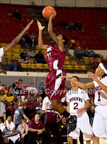 Thumbnail 3 in Sunrise Christian Academy vs. Mansfield Timberview (Fantasy of Lights D1 Championship) photogallery.
