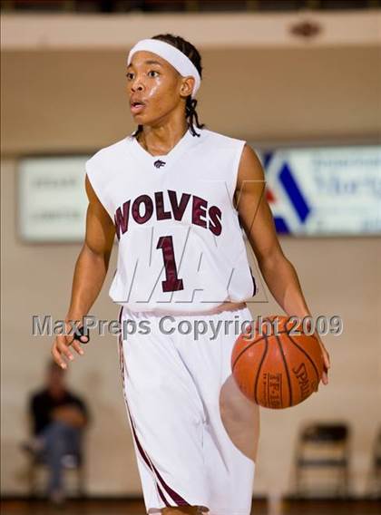 Thumbnail 1 in Sunrise Christian Academy vs. Mansfield Timberview (Fantasy of Lights D1 Championship) photogallery.