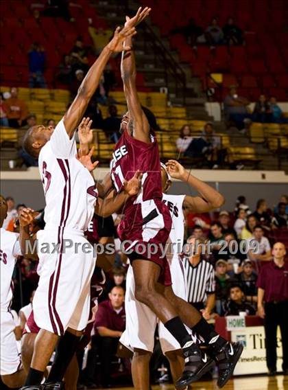 Thumbnail 3 in Sunrise Christian Academy vs. Mansfield Timberview (Fantasy of Lights D1 Championship) photogallery.