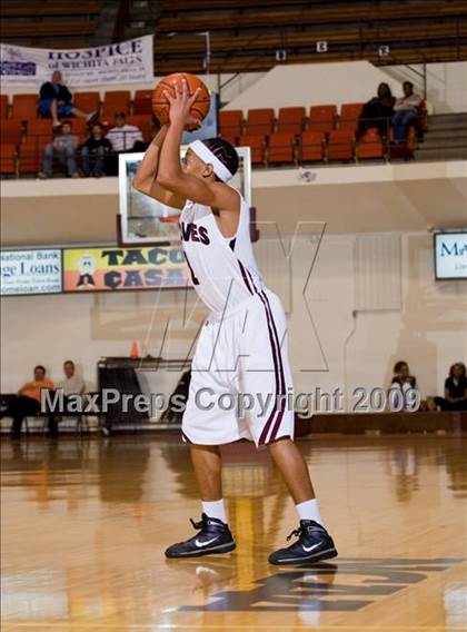 Thumbnail 2 in Sunrise Christian Academy vs. Mansfield Timberview (Fantasy of Lights D1 Championship) photogallery.