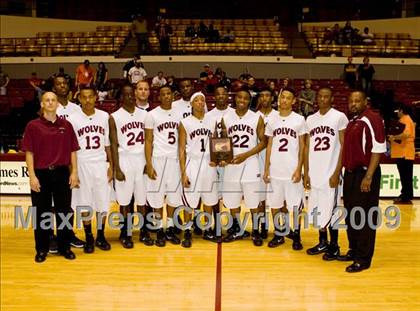 Thumbnail 3 in Sunrise Christian Academy vs. Mansfield Timberview (Fantasy of Lights D1 Championship) photogallery.