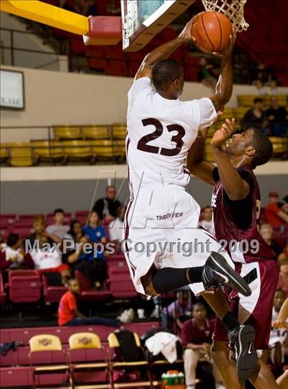 Thumbnail 2 in Sunrise Christian Academy vs. Mansfield Timberview (Fantasy of Lights D1 Championship) photogallery.