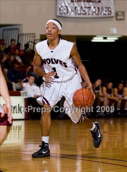 Thumbnail 1 in Sunrise Christian Academy vs. Mansfield Timberview (Fantasy of Lights D1 Championship) photogallery.