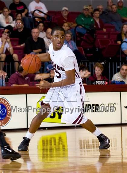 Thumbnail 1 in Sunrise Christian Academy vs. Mansfield Timberview (Fantasy of Lights D1 Championship) photogallery.