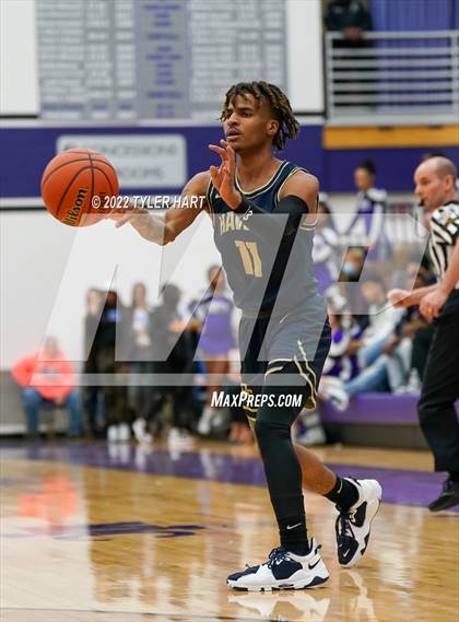 Thumbnail 3 in Decatur Central vs. Ben Davis (IHSAA 4A Sectional Semi-Final) photogallery.