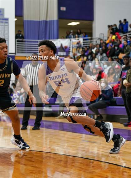 Thumbnail 1 in Decatur Central vs. Ben Davis (IHSAA 4A Sectional Semi-Final) photogallery.