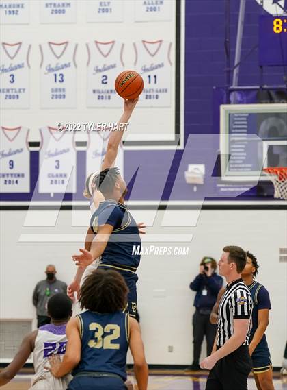 Thumbnail 2 in Decatur Central vs. Ben Davis (IHSAA 4A Sectional Semi-Final) photogallery.
