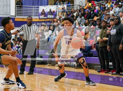Thumbnail 3 in Decatur Central vs. Ben Davis (IHSAA 4A Sectional Semi-Final) photogallery.
