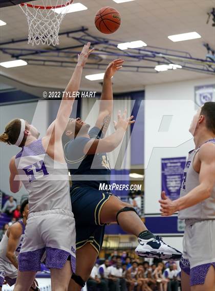 Thumbnail 2 in Decatur Central vs. Ben Davis (IHSAA 4A Sectional Semi-Final) photogallery.