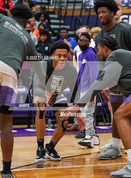 Thumbnail 2 in Decatur Central vs. Ben Davis (IHSAA 4A Sectional Semi-Final) photogallery.