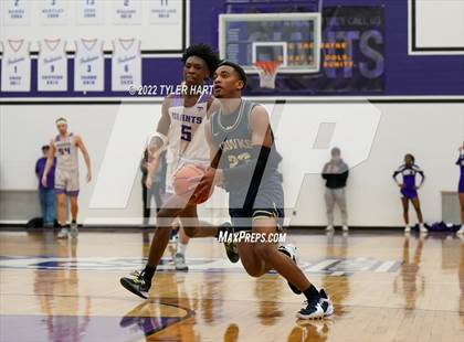 Thumbnail 2 in Decatur Central vs. Ben Davis (IHSAA 4A Sectional Semi-Final) photogallery.