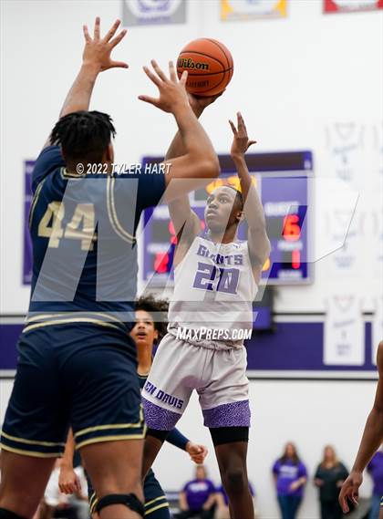 Thumbnail 3 in Decatur Central vs. Ben Davis (IHSAA 4A Sectional Semi-Final) photogallery.