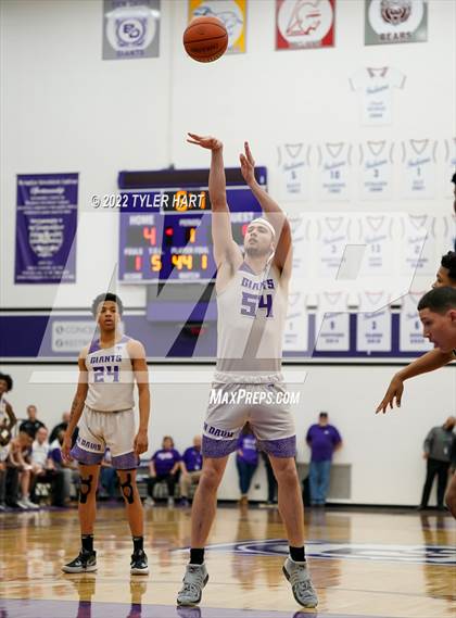Thumbnail 1 in Decatur Central vs. Ben Davis (IHSAA 4A Sectional Semi-Final) photogallery.