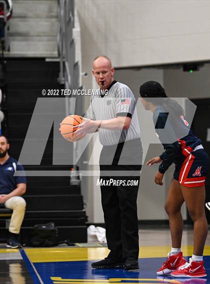 Thumbnail 2 in Lakeside vs. Marion (AAA 5A State Playoff first round) photogallery.