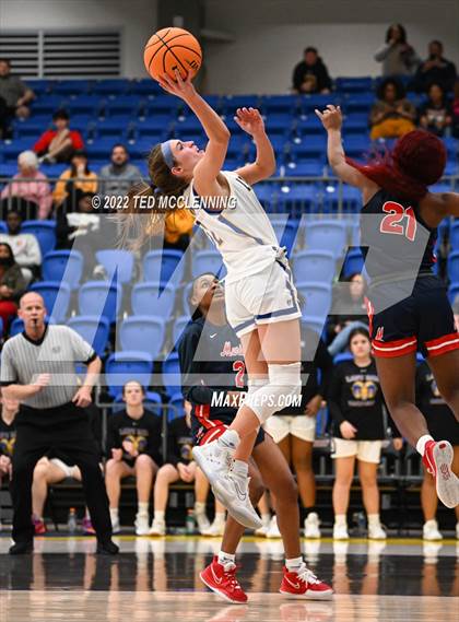 Thumbnail 1 in Lakeside vs. Marion (AAA 5A State Playoff first round) photogallery.
