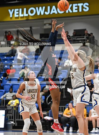 Thumbnail 2 in Lakeside vs. Marion (AAA 5A State Playoff first round) photogallery.