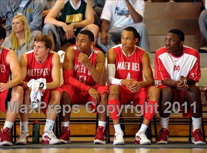 Thumbnail 2 in Mater Dei vs. Burbank (MaxPreps Holiday Classic) photogallery.