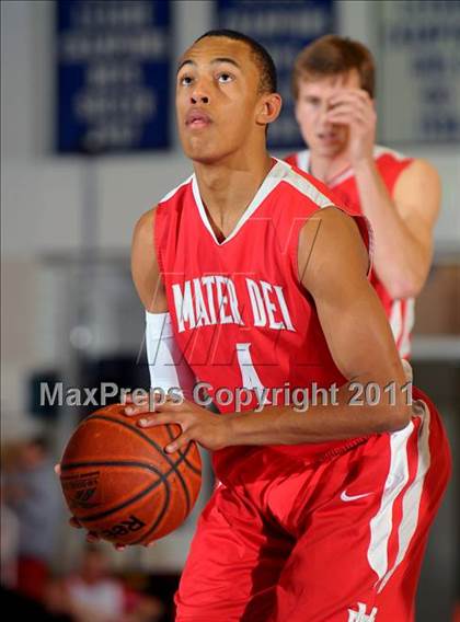 Thumbnail 1 in Mater Dei vs. Burbank (MaxPreps Holiday Classic) photogallery.