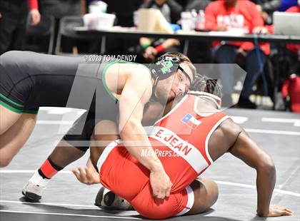 Thumbnail 1 in UIL 5A/6A State Championships - Round 1 photogallery.