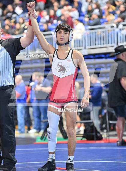 Thumbnail 1 in UIL 5A/6A State Championships - Round 1 photogallery.