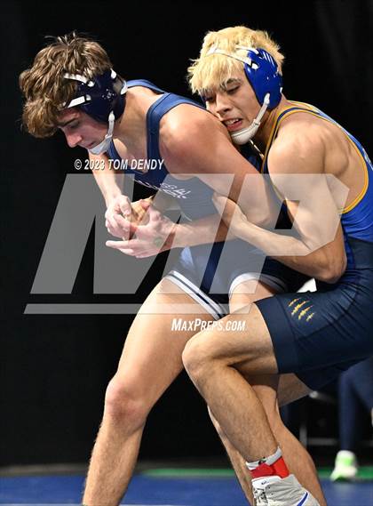 Thumbnail 1 in UIL 5A/6A State Championships - Round 1 photogallery.