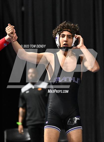 Thumbnail 1 in UIL 5A/6A State Championships - Round 1 photogallery.