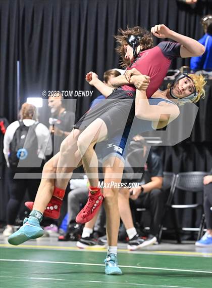 Thumbnail 2 in UIL 5A/6A State Championships - Round 1 photogallery.