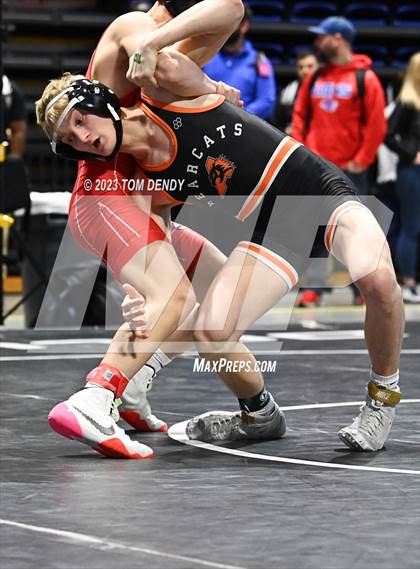 Thumbnail 1 in UIL 5A/6A State Championships - Round 1 photogallery.