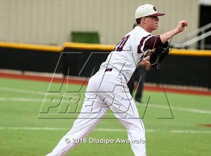 Thumbnail 2 in Whitehouse vs. Lufkin (UIL 5A Region II Final) photogallery.