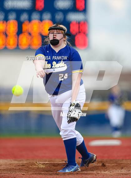 Thumbnail 3 in Bishop Grimes vs Cato-Meridian photogallery.