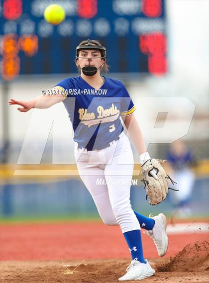Thumbnail 2 in Bishop Grimes vs Cato-Meridian photogallery.