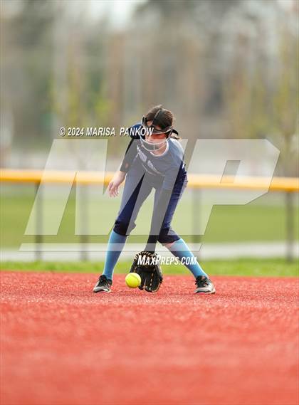 Thumbnail 3 in Bishop Grimes vs Cato-Meridian photogallery.
