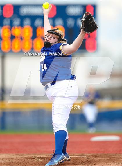 Thumbnail 3 in Bishop Grimes vs Cato-Meridian photogallery.