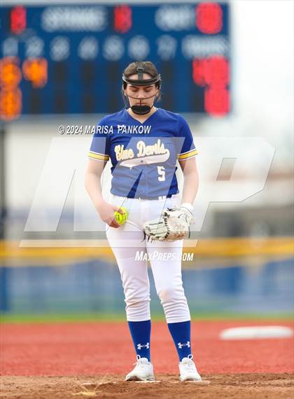 Thumbnail 3 in Bishop Grimes vs Cato-Meridian photogallery.
