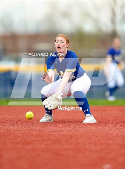 Thumbnail 3 in Bishop Grimes vs Cato-Meridian photogallery.