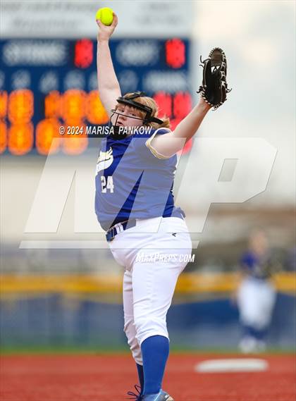 Thumbnail 2 in Bishop Grimes vs Cato-Meridian photogallery.