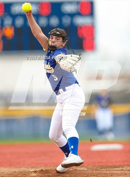 Thumbnail 2 in Bishop Grimes vs Cato-Meridian photogallery.